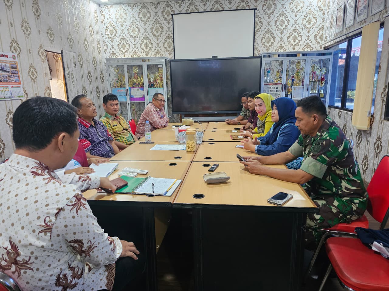RAPAT PERSIAPAN UPACARA HUT RI KE-81